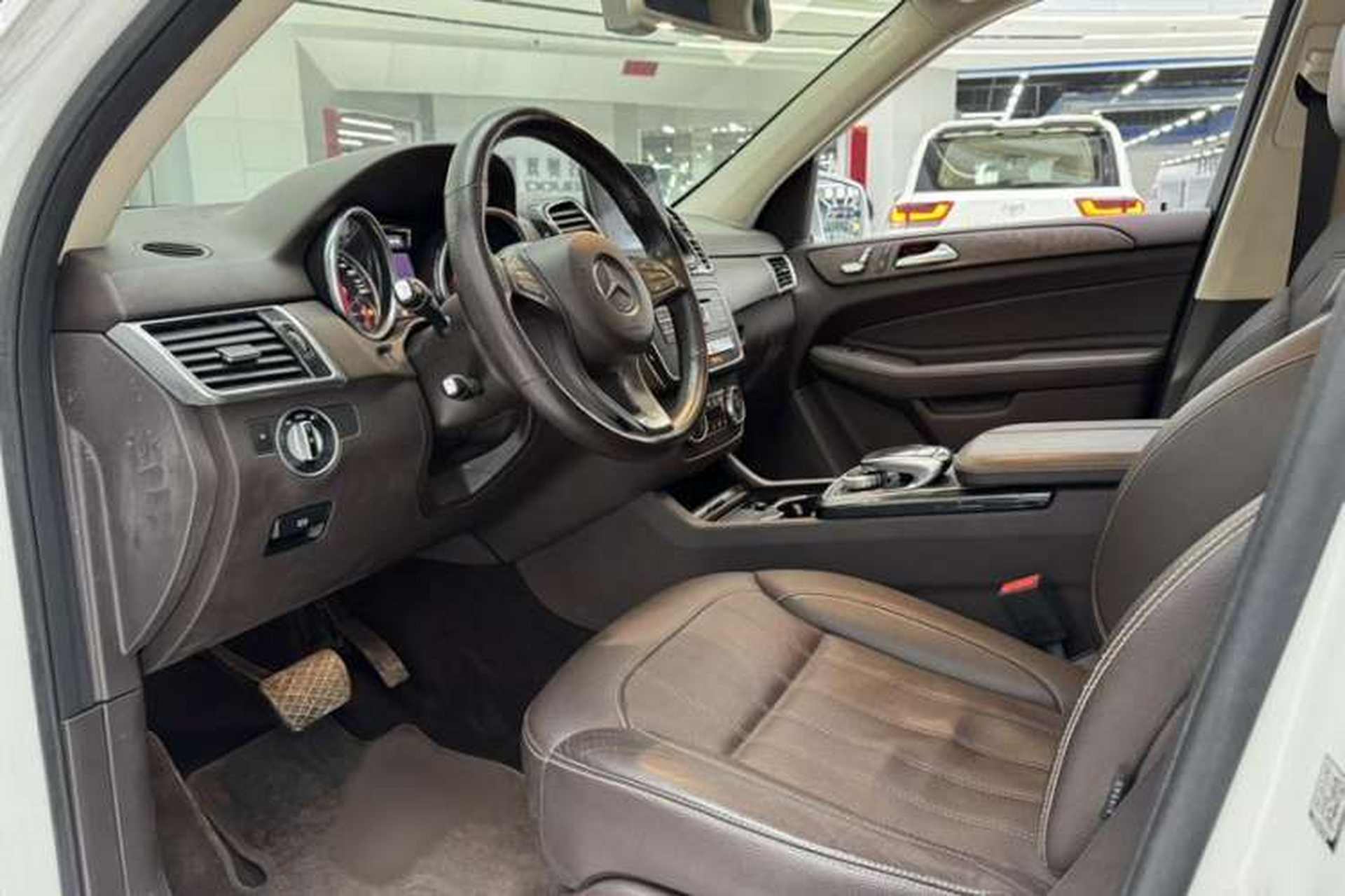 Used Mercedes-Benz GLE 2017 GLE 320 4MATIC Luxury Model Interior 5