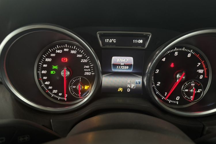 Used Mercedes-Benz GLE 2017 GLE 320 4MATIC Luxury Model Odometer Close Up