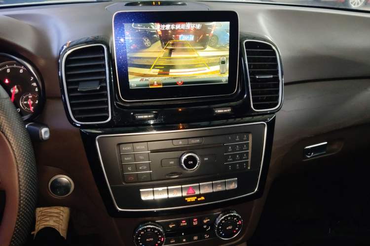 Used Mercedes-Benz GLE 2017 GLE 320 4MATIC Dynamic Model Audio And AC Panel