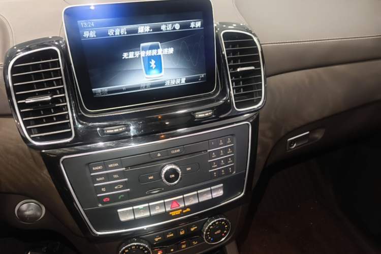 Used Mercedes-Benz GLE 2017 GLE 320 4MATIC Dynamic Model Audio And AC Panel