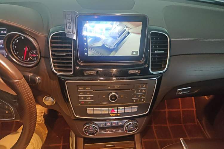 Used Mercedes-Benz GLE 2017 GLE 400 4MATIC Audio And AC Panel
