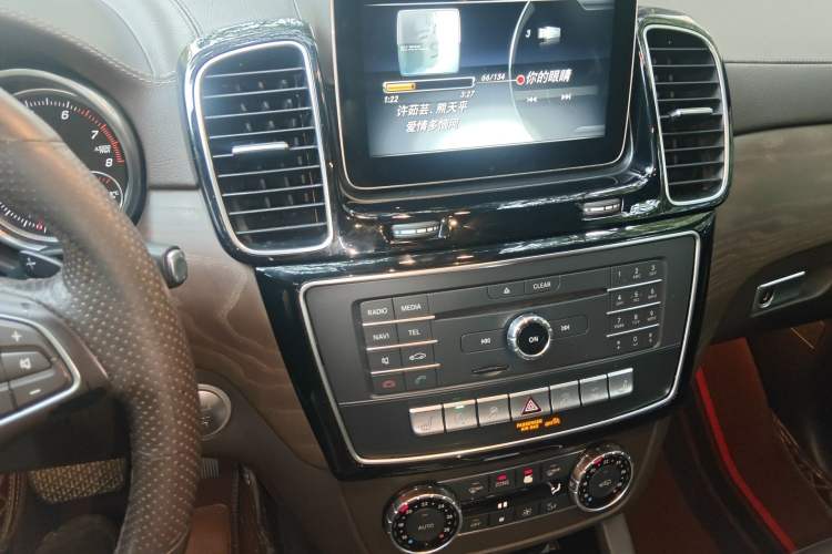 Used Mercedes-Benz GLE 2017 GLE 320 4MATIC Dynamic Model Audio And AC Panel