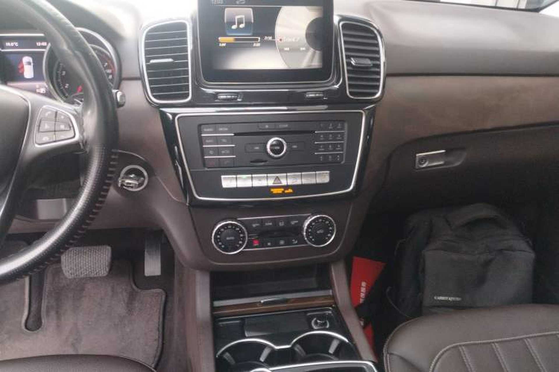 Used Mercedes-Benz GLE 2017 GLE 320 4MATIC Dynamic Model Audio And AC Panel