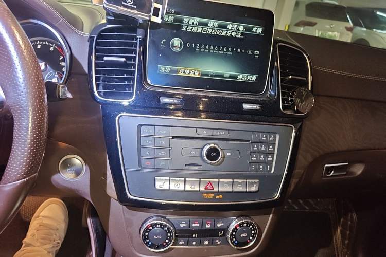 Used Mercedes-Benz GLE 2017 GLE 320 4MATIC Dynamic Model Audio And AC Panel