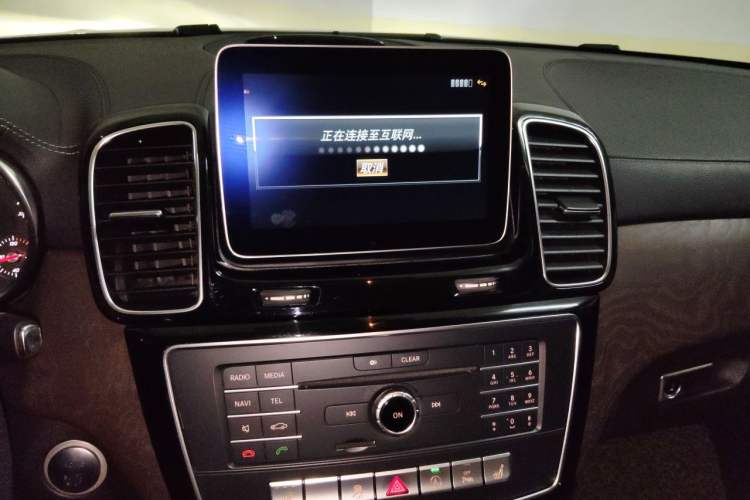 Used Mercedes-Benz GLE 2017 GLE 400 4MATIC Audio And AC Panel