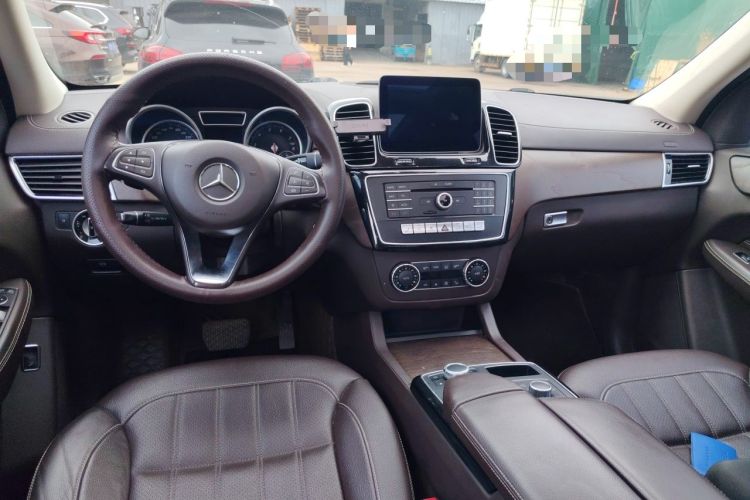 Used Mercedes-Benz GLE 2017 GLE 320 4MATIC Dynamic Model Center Console