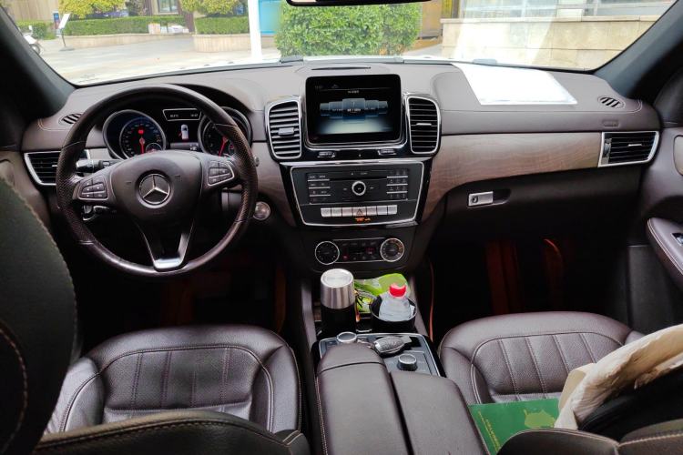 Used Mercedes-Benz GLE 2017 GLE 320 4MATIC Luxury Model Center Console