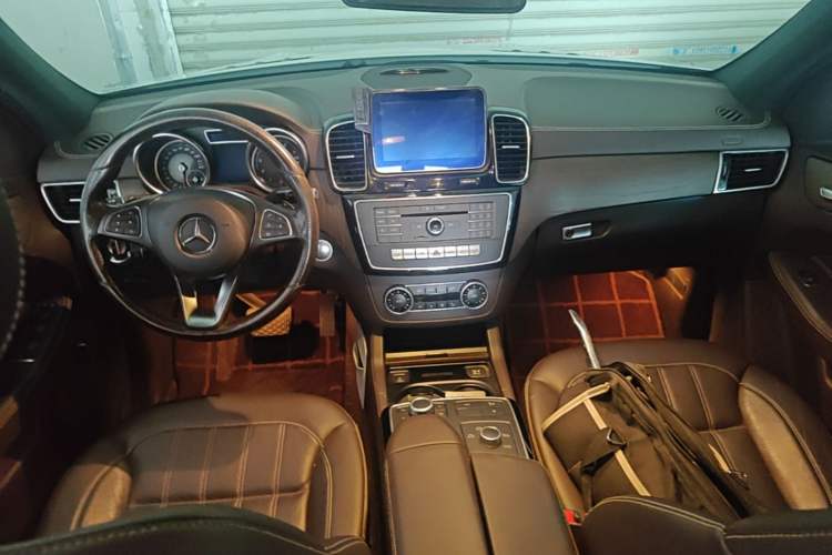 Used Mercedes-Benz GLE 2017 GLE 400 4MATIC Center Console