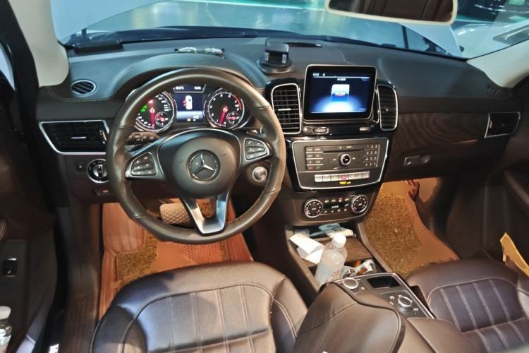 Used Mercedes-Benz GLE 2017 GLE 320 4MATIC Dynamic Model Center Console