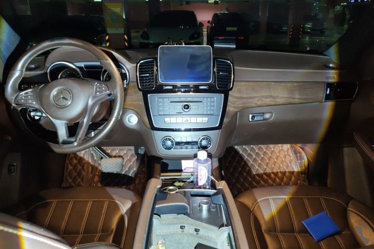 Used Mercedes-Benz GLE 2017 GLE 320 4MATIC Dynamic Model Center Console
