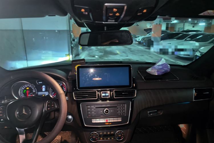 Used Mercedes-Benz GLE 2017 GLE 320 4MATIC Dynamic Model Center Console
