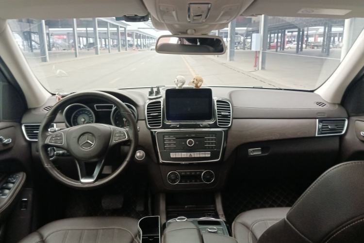 Used Mercedes-Benz GLE 2017 GLE 320 4MATIC Dynamic Model Center Console