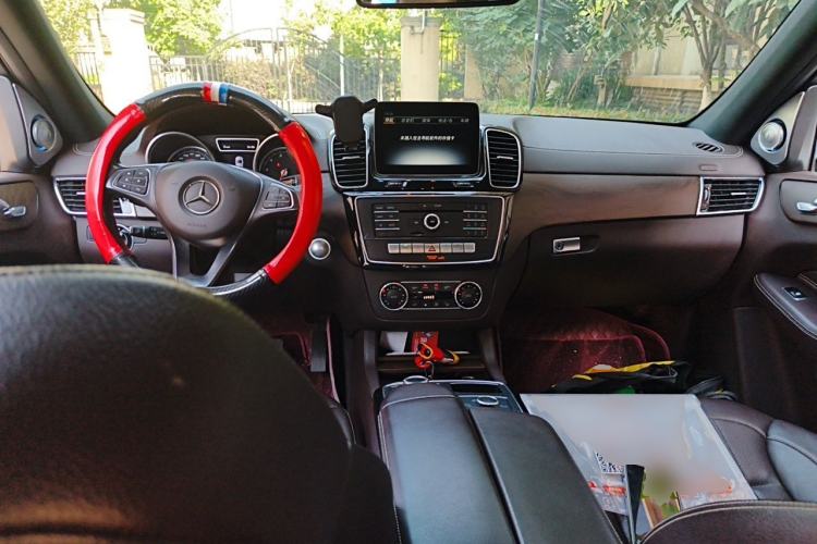 Used Mercedes-Benz GLE 2017 GLE 320 4MATIC Dynamic Model Center Console