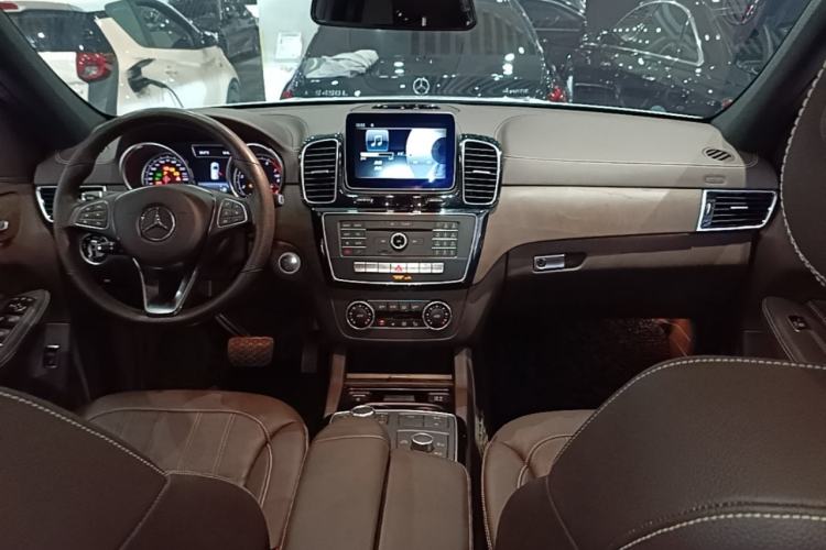 Used Mercedes-Benz GLE 2017 GLE 400 4MATIC Center Console