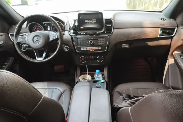 Used Mercedes-Benz GLE 2017 GLE 320 4MATIC Dynamic Model Center Console