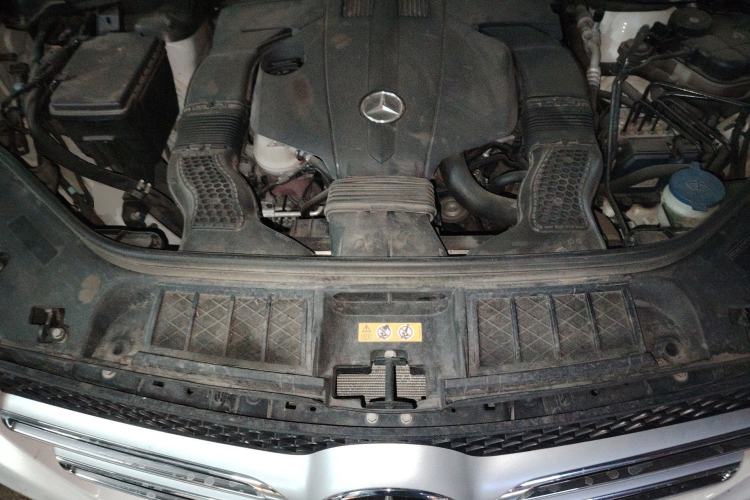Used Mercedes-Benz GLE 2017 GLE 320 4MATIC Dynamic Model Engine Bay