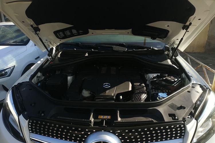 Used Mercedes-Benz GLE 2017 GLE 320 4MATIC Luxury Model Engine Bay