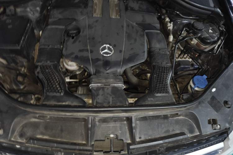 Used Mercedes-Benz GLE 2017 GLE 320 4MATIC Dynamic Model Engine Bay