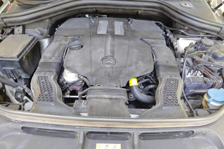 Used Mercedes-Benz GLE 2017 GLE 320 4MATIC Dynamic Model Engine Bay
