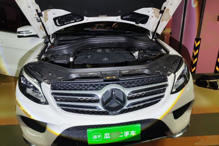 Used Mercedes-Benz GLE 2017 GLE 320 4MATIC Dynamic Model Engine Bay