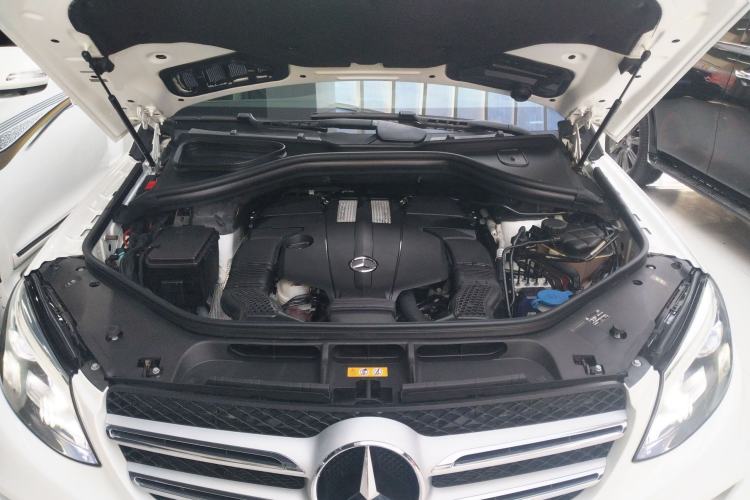 Used Mercedes-Benz GLE 2017 GLE 320 4MATIC Dynamic Model Engine Bay