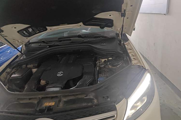 Used Mercedes-Benz GLE 2017 GLE 400 4MATIC Engine Bay Left