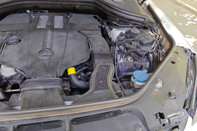Used Mercedes-Benz GLE 2017 GLE 320 4MATIC Dynamic Model Engine Bay Left
