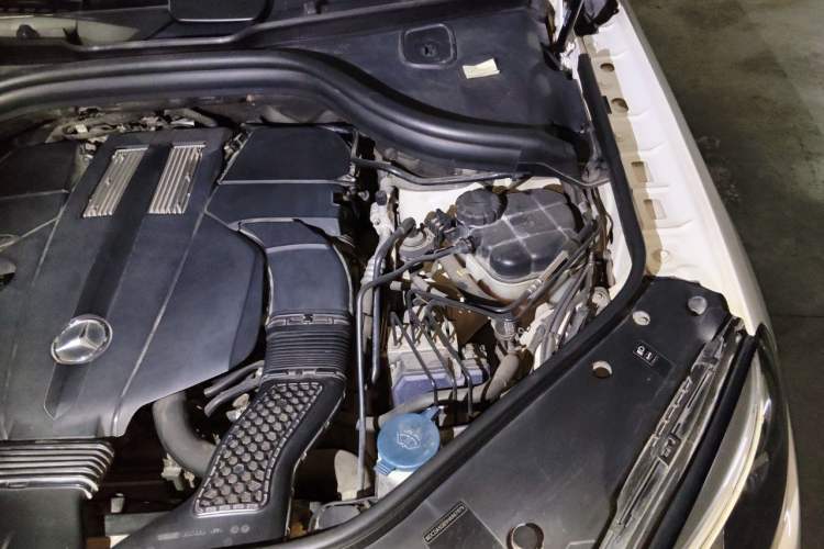 Used Mercedes-Benz GLE 2017 GLE 400 4MATIC Engine Bay Left