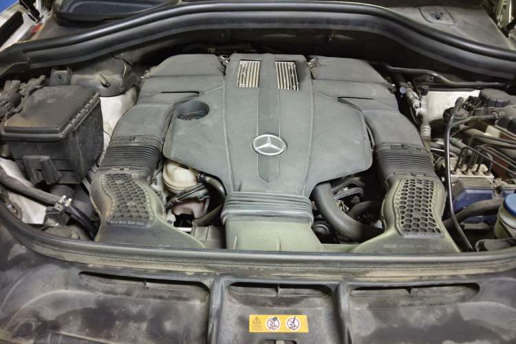 Used Mercedes-Benz GLE 2017 GLE 320 4MATIC Luxury Model Engine Bay