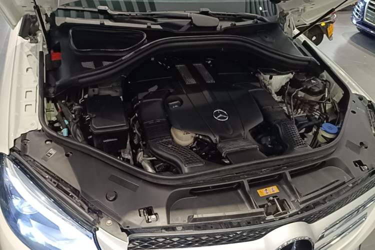Used Mercedes-Benz GLE 2017 GLE 400 4MATIC Engine Bay
