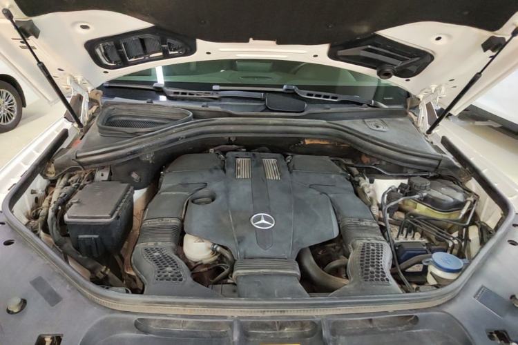Used Mercedes-Benz GLE 2017 GLE 320 4MATIC Dynamic Model Engine Bay