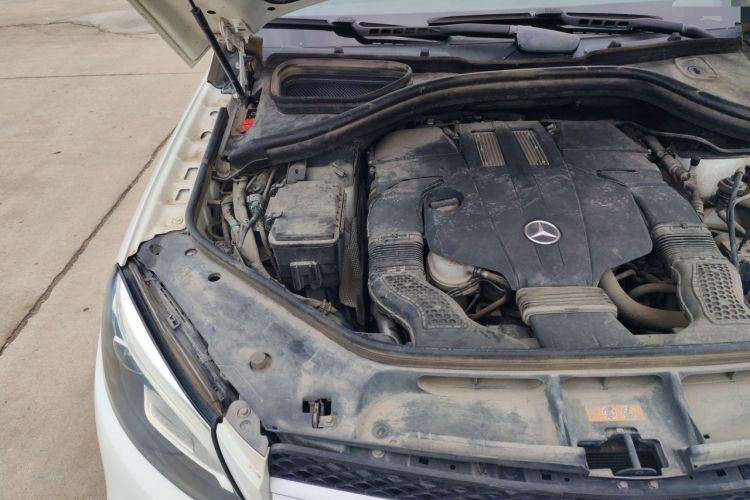 Used Mercedes-Benz GLE 2017 GLE 320 4MATIC Dynamic Model Engine Bay Right