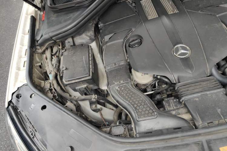 Used Mercedes-Benz GLE 2017 GLE 320 4MATIC Dynamic Model Engine Bay Right