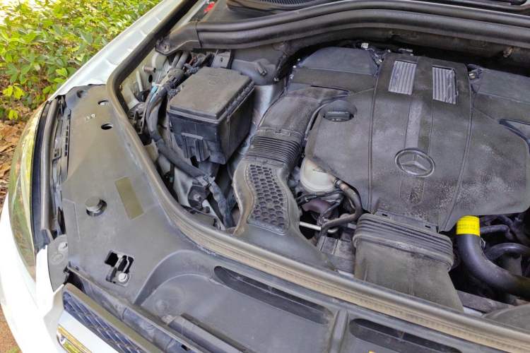 Used Mercedes-Benz GLE 2017 GLE 320 4MATIC Dynamic Model Engine Bay Right