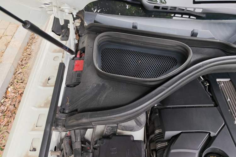 Used Mercedes-Benz GLE 2017 GLE 320 4MATIC Dynamic Model Engine Bay Right