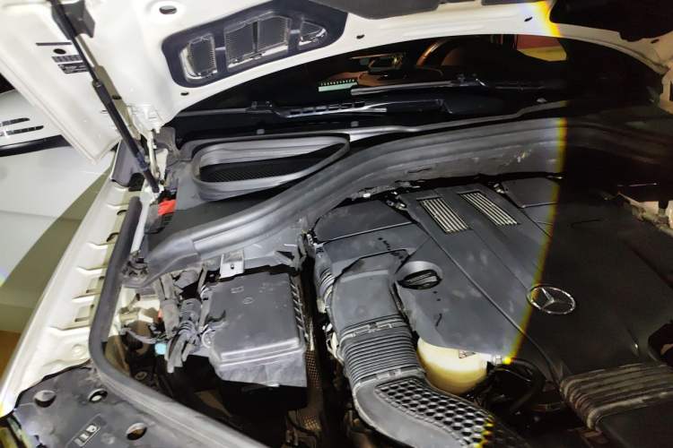 Used Mercedes-Benz GLE 2017 GLE 320 4MATIC Dynamic Model Engine Bay Right
