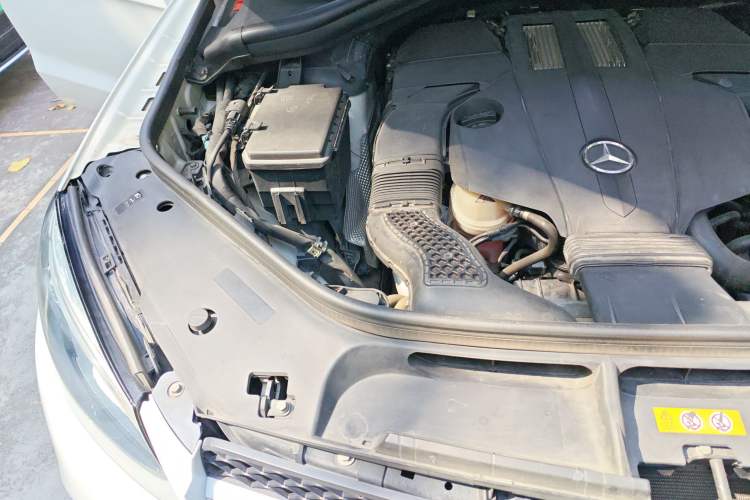 Used Mercedes-Benz GLE 2017 GLE 320 4MATIC Luxury Model Engine Bay Right