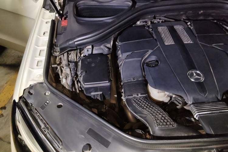 Used Mercedes-Benz GLE 2017 GLE 400 4MATIC Engine Bay Right