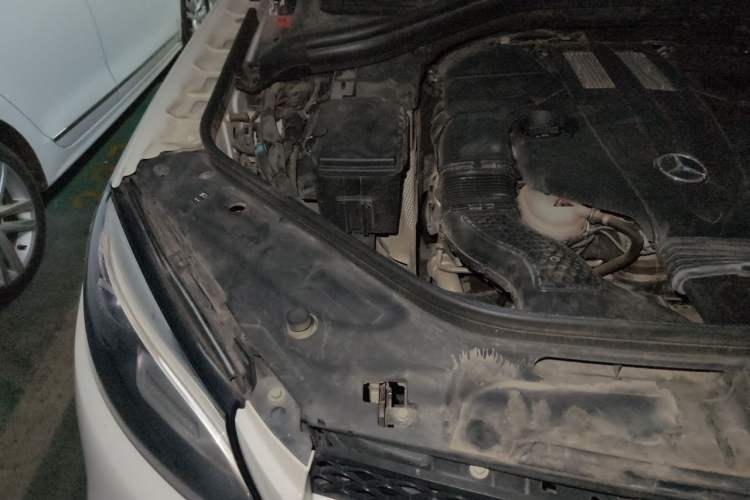Used Mercedes-Benz GLE 2017 GLE 320 4MATIC Dynamic Model Engine Bay Right
