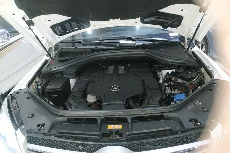 Used Mercedes-Benz GLE 2017 GLE 400 4MATIC Engine Bay
