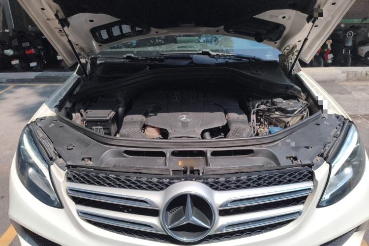 Used Mercedes-Benz GLE 2017 GLE 320 4MATIC Dynamic Model Engine Bay