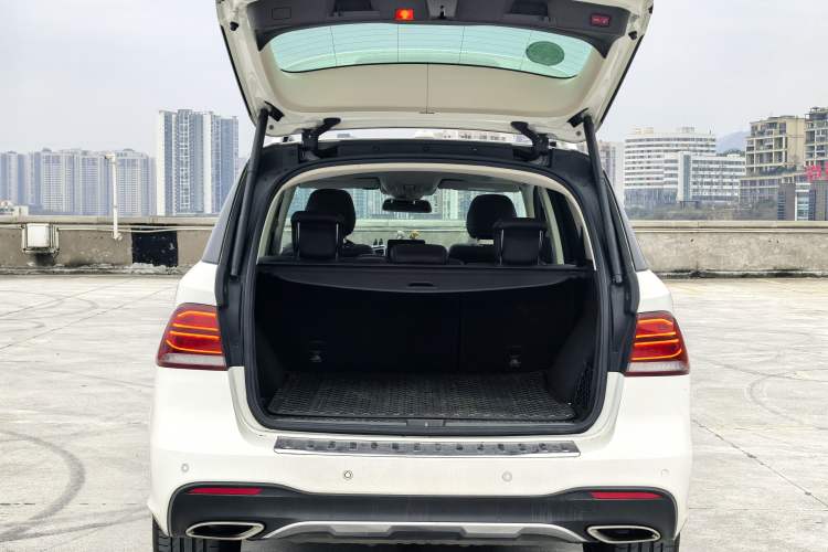 Used Mercedes-Benz GLE 2017 GLE 320 4MATIC Dynamic Model Exterior 3