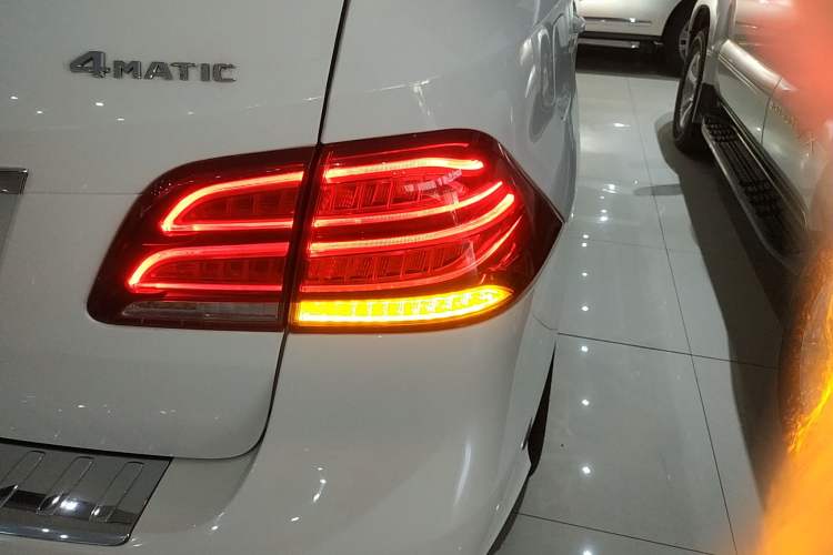 Used Mercedes-Benz GLE 2017 GLE 400 4MATIC Exterior 6