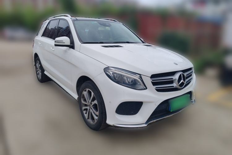 Used Mercedes-Benz GLE 2017 GLE 320 4MATIC Dynamic Model Front Right 45 Deg