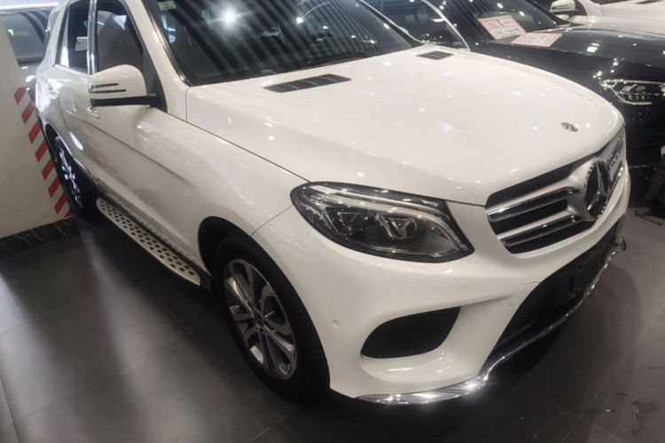 Used Mercedes-Benz GLE 2017 GLE 320 4MATIC Dynamic Model Front Right 45 Deg