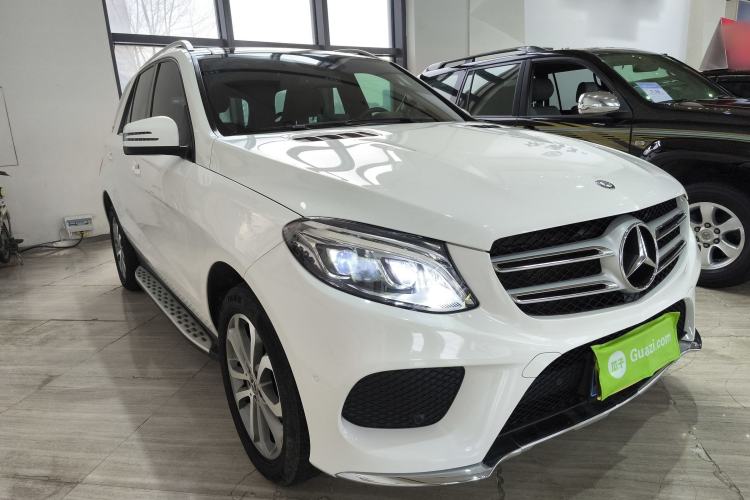 Used Mercedes-Benz GLE 2017 GLE 320 4MATIC Dynamic Model Front Right 45 Deg
