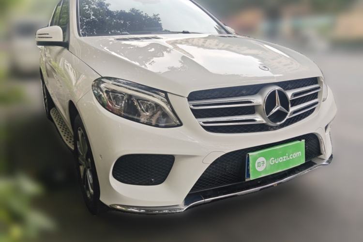 Used Mercedes-Benz GLE 2017 GLE 320 4MATIC Dynamic Model Front Right 45 Deg