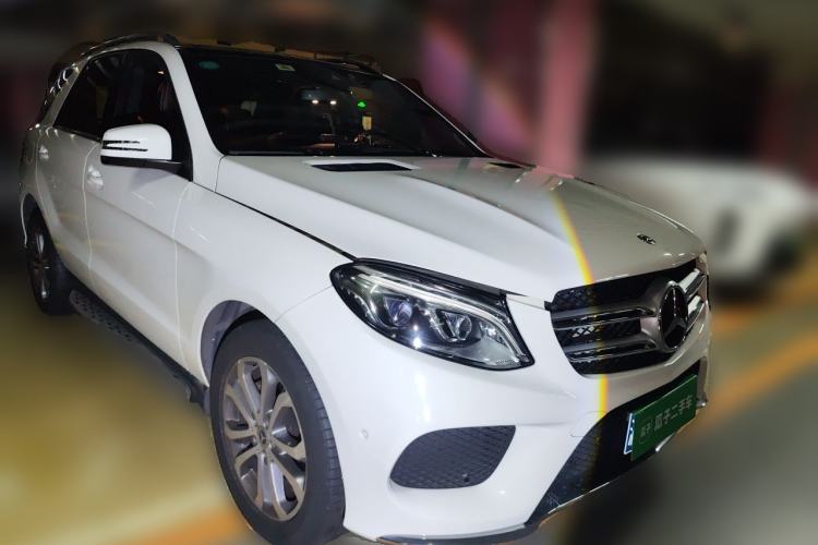 Used Mercedes-Benz GLE 2017 GLE 320 4MATIC Dynamic Model Front Right 45 Deg