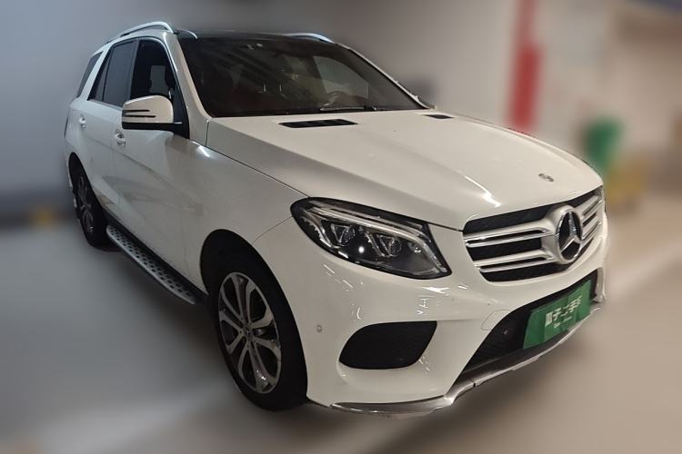 Used Mercedes-Benz GLE 2017 GLE 320 4MATIC Dynamic Model Front Right 45 Deg