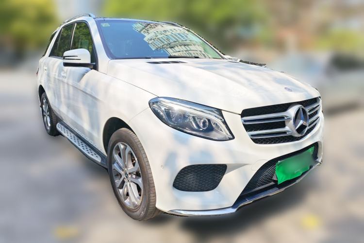 Used Mercedes-Benz GLE 2017 GLE 320 4MATIC Luxury Model Front Right 45 Deg